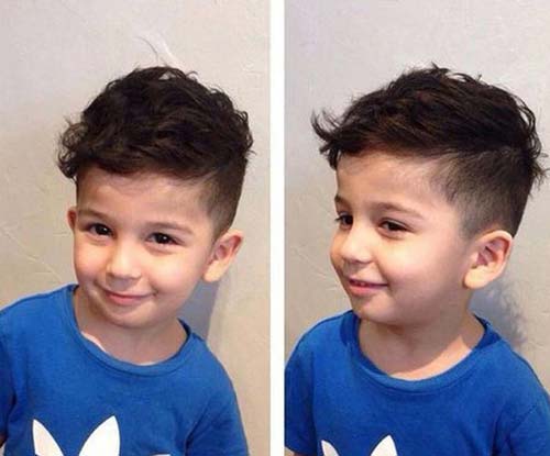 Kiểu tóc undercut cho bé trai sẽ giúp con trẻ thể hiện tính cách của mình một cách táo bạo và đầy cá tính.